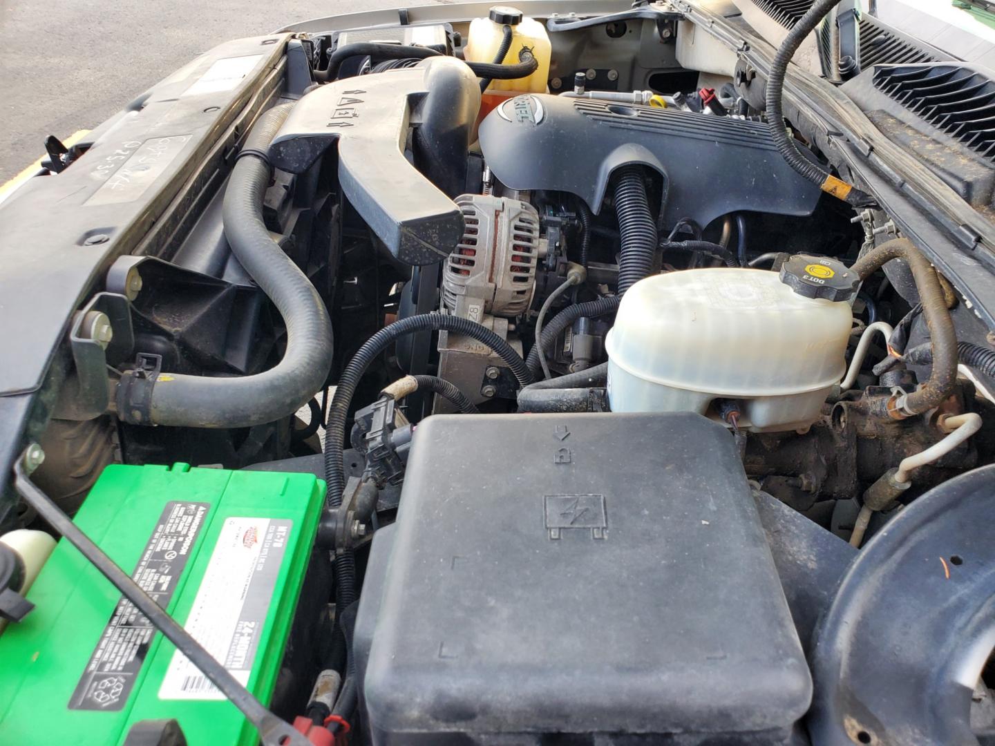 2006 Pewter Chevrolet Suburban LS (3GNFK16ZX6G) with an 5.3L V8 Vortec SFI Flex Fuel engine, 4-Speed Automatic transmission, located at 1600 E Hwy 44, Rapid City, SD, 57703, (605) 716-7878, 44.070232, -103.171410 - Photo#28